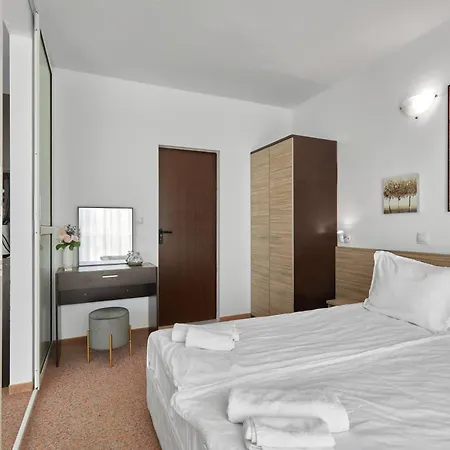 Cozy With Separated Sleeping Area Close To Sarafovo By Flat Mаnager Burgas City